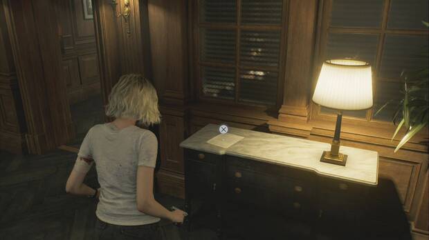 Resident Evil Requiem - Centro de pacientes (III), copia de un correo electrónico al jefe sobre la cómoda de la puerta abierta en la pared sur de la Oficina del presidente