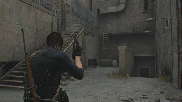 Resident Evil Requiem - Este de Raccoon City, patio de los apartamentos Cedarbrook con tres caminos diferentes