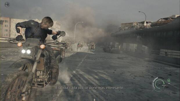 Resident Evil Requiem - Este de Raccoon City, Leon dispara a unos perros mutantes mientras conduce por la autopista