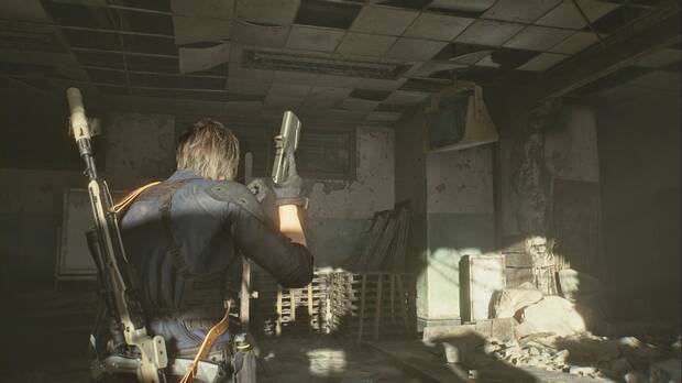 Resident Evil Requiem - R.P.D., ubicaci�n de la Llave de la taquilla en la televisi�n de la Sala de operaciones