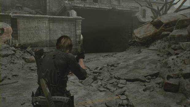 Resident Evil Requiem - R.P.D., ubicaci�n de la rampa que baja hacia el garaje de la comisar�a desde las calles del centro de Raccoon City