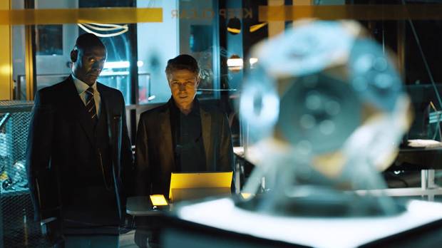 La serie de acci�n real integrada en el juego est� protagonizada por conocidos rostros del mundo del cine y la televisi�n