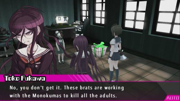 Toko, del primer Danganronpa, nos acompa�a como personaje jugable.