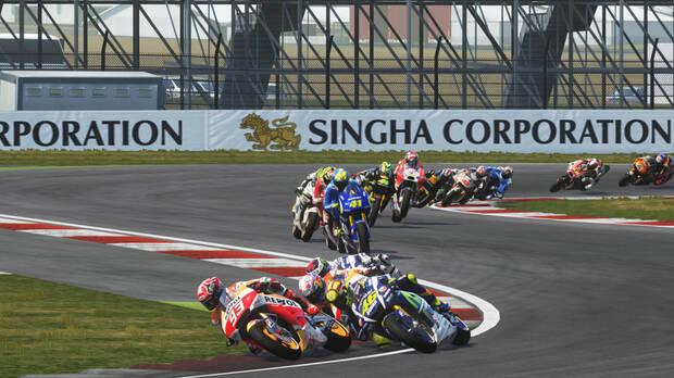 Tal y como se puede esperar, incluye pilotos y circuitos de la actual temporada.