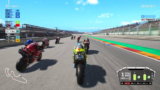 La sensación de velocidad está muy conseguida desde cualquier perspectiva con la que sigamos cada carrera.