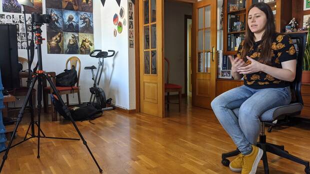 González durante una grabación para el programa Zoom.net en 2021.