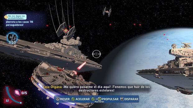 Por supuesto, no os van a faltar batallas de naves espaciales. Los controles en ellas son muy sencillos y arcade y la puesta en escena que tienen es todo un espectáculo.