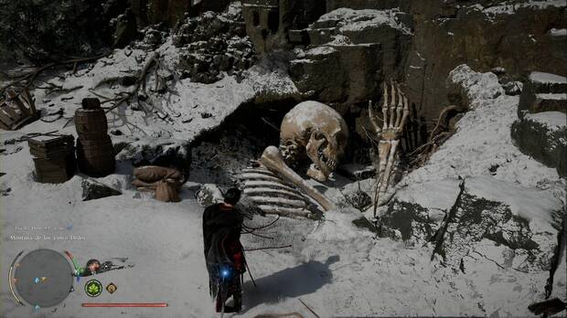 Crimson Desert - Mejores armas, esqueleto gigante en el agujero del Santuario de los eriales blancos