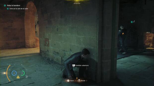 007 First Light - Un nuevo hogar; soldado lanzando puñetazos a un ventilador en la zona de la galería del patio