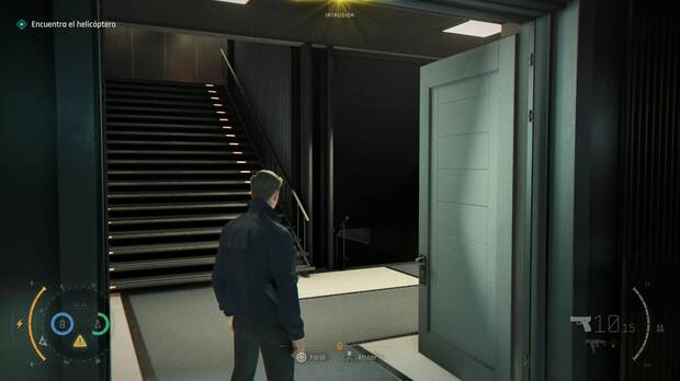 007 First Light - Ocaso del caballero; escaleras que permiten subir al helic�ptero o bajar