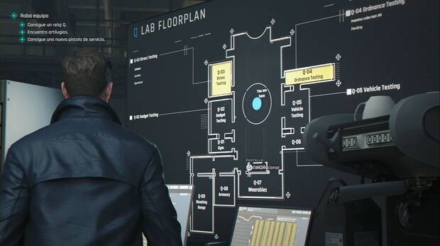 007 First Light - El hombre del momento; mapa del laboratorio de Q en una de las pantallas de la zona central