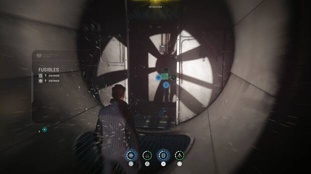 007 First Light - La ola del futuro; caja de fusibles en el t�nel de los ventiladores