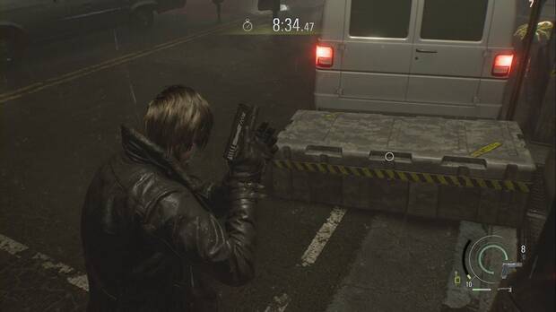 Resident Evil Requiem - Leon Debe Morir Para Siempre, caj�n de armas con armas al azar en las calles de Wrenwood