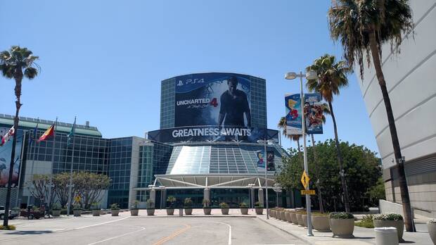 Uncharted 4 viste la entrada del West Hall del E3 2015.