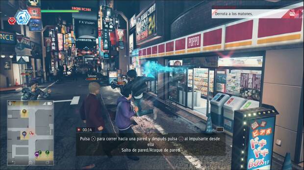 Impulsarse en las paredes para atacar es una maniobra muy útil y espectacular.