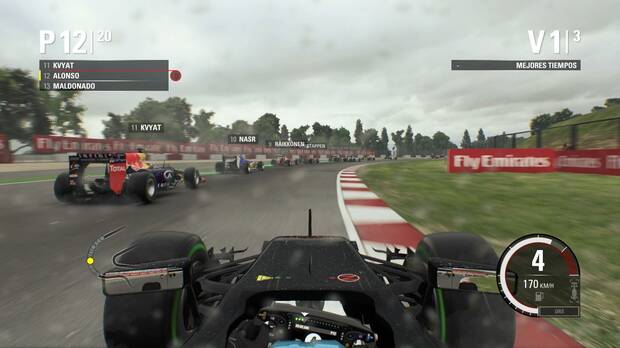 Por m�s coches que se acumulen en pantalla, el juego mantiene casi siempre el tipo.