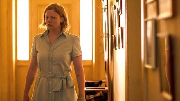 Huye, conejo, huye: Sarah Snook