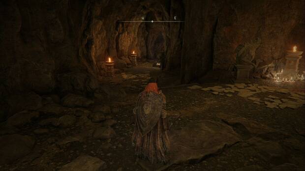 Elden Ring: Shadow of the Erdtree - Tumba oculta de Charo: túnel hacia el norte desde la entrada del Foso del dragón