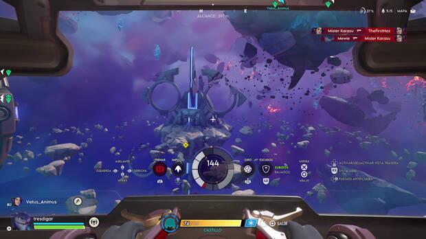 Pilotar la nave es una de las acciones fundamentales, pero en este juego hay muchos m�s roles a adoptar.