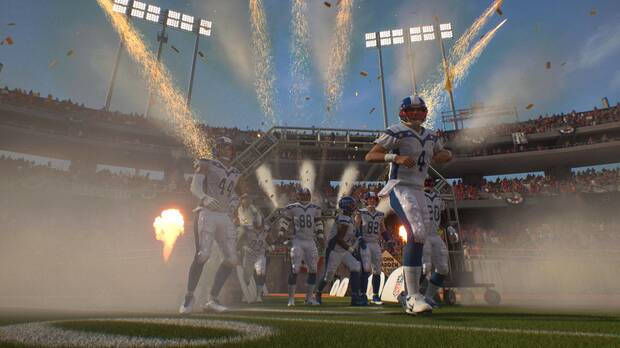 ‘Madden NFL 23’ arranca con un encuentro nostálgico y cargado de estrellas: una recreación con los gráficos actuales del primer videojuego de la saga.