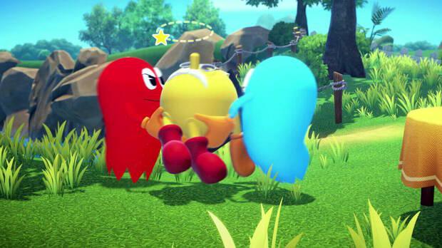 Los fantasmas, en plena operación secuestro de la familia Pac-Man.