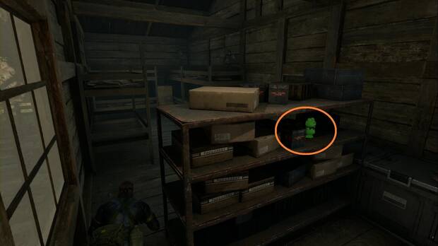 Metal Gear Solid Delta - Svyatogornyj, Kerotan #31 en una de las estanteras de la cabaa