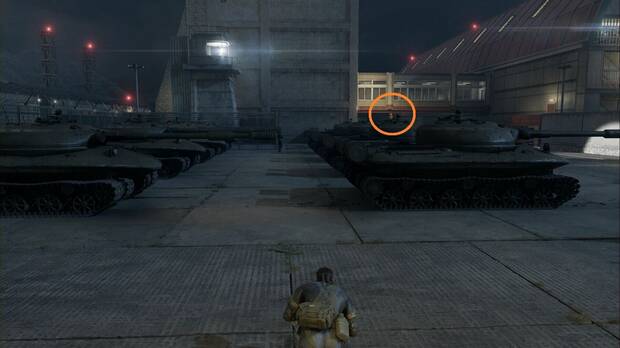Metal Gear Solid Delta - Groznyj Grad, GA-KO #43 sobre uno de los tanques del patio noroeste