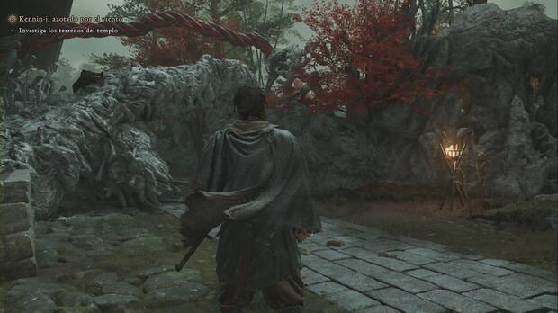 Onimusha: Way of the Sword - Kennin-ji azotado por el viento; puente por el que se llega a la segunda ara�a que bloquea la entrada al templo Kennin-ji