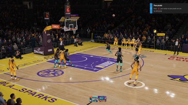 Las doce franquicias de la WNBA est�n perfectamente recreadas.