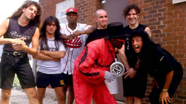 La famosa colaboraci�n entre Anthrax y Public Enemy para �Bring the Noise� es una de las pistas de �Tony Hawk�s Pro Skater 2� que hemos perdido en la nueva remasterizaci�n.