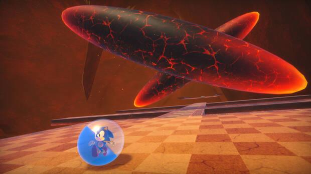 El Sonic cl�sico, rechonchito, es una gran adici�n para cualquier juego.