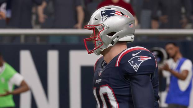 Técnicamente es increíble. Mirad la texturas de la camiseta, del logo de los Patriots… El detalle es muy alto.
