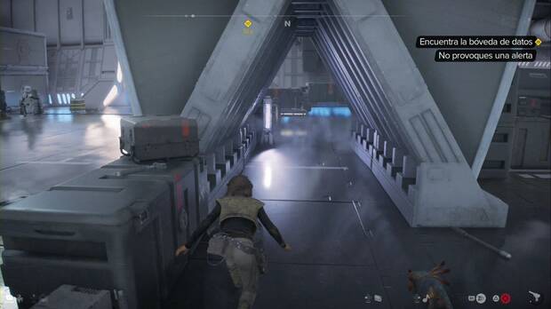 Star Wars Outlaws - Falsa bandera: Kay avanza por el túnel que forman los paneles de las alas de las naves