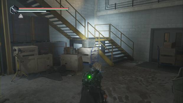 Hell is Us - Biblioteca Nacional de Lethe, escaleras que suben a la segunda planta desde el almacén