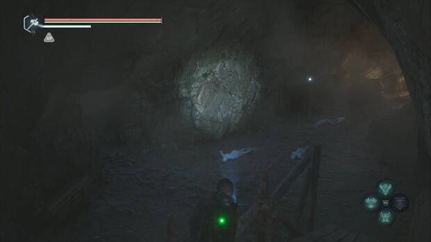 Hell is Us - Las fauces de la serpiente, brillo de la Gorra del Pesar en una de las cuevas de Las fauces