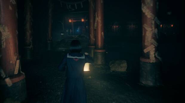 Silent Hill f - Sendero del santuario, camino a seguir después de conseguir la linterna