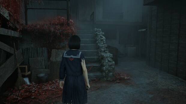 Silent Hill f - Ebisugaoka (III), escaleras por las que subuir hasta el Peine antiguo