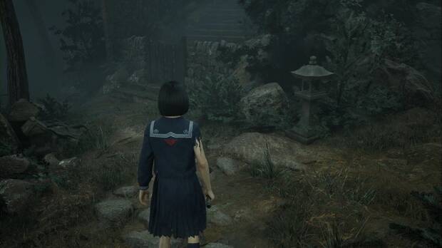 Silent Hill f - Ebisugaoka (IV), desvío en el primer hokora hasta un Cadáver seco