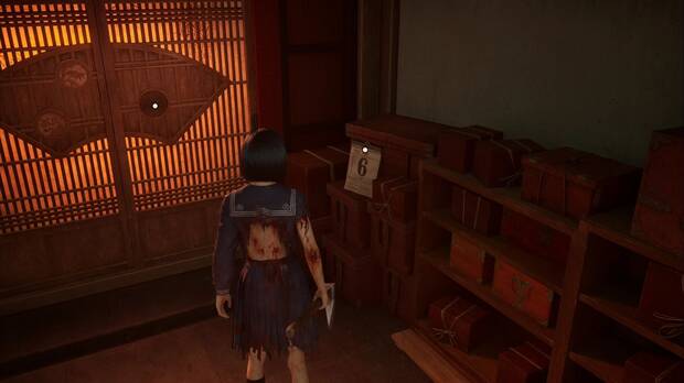 Silent Hill f - Residencia de los Shimizu, ubicacin del calendario junto a la puerta del abanico