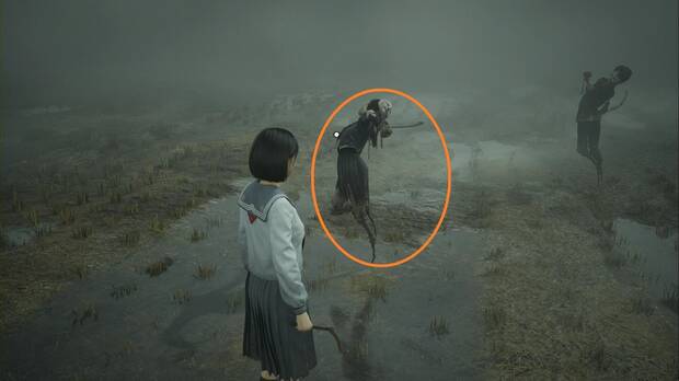 Silent Hill f - Campos, espantapájaros correcto de la primera zona en modo Difícil