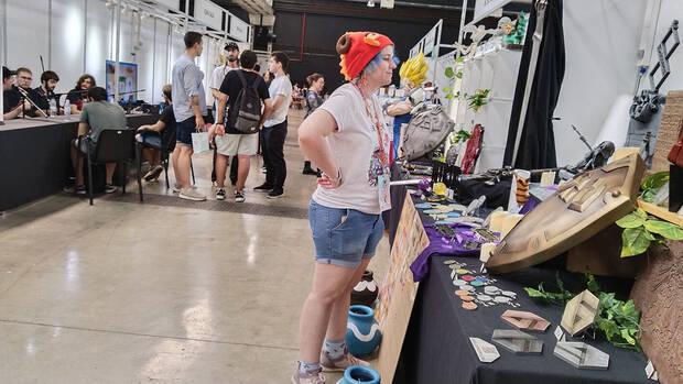 Adems de los estudios, estn presentes en IndieDevDay ms de una decena de artistas y asociaciones.