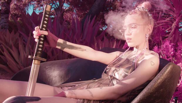 Grimes Cantante