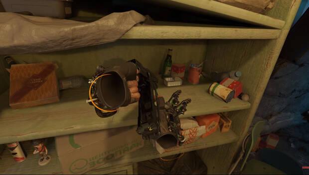 Los objetos de las estanter�as se mueven y se caen de manera realista al pasar las manos por un estante; y las armas son m�s complejas que en un shooter tradicional.