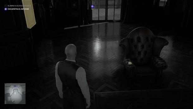 Hitman 3 - Un día inolvidable: botón en el sofá