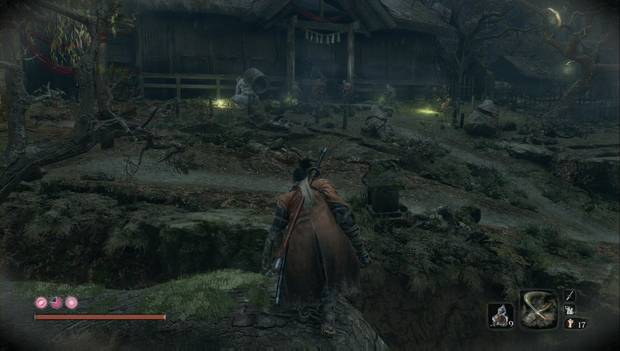 Sekiro - Aldea Mibu: enemigos esperando delante de una gran casa en la aldea mibu