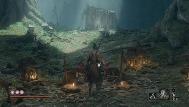 Sekiro - Aldea Mibu: altar con la Piedra cobijo en la cueva nupcial