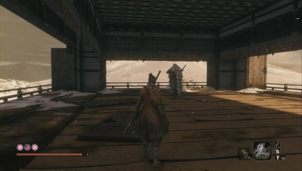 Sekiro - Regreso al Castillo Ashina: el Búho, maestro de Sekiro, en el tejado del castillo
