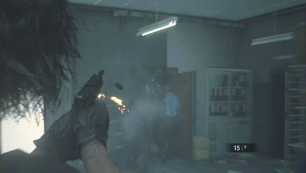 Resident Evil 3 Remake - Comisaría: los zombis no te persiguen a la sala de operaciones