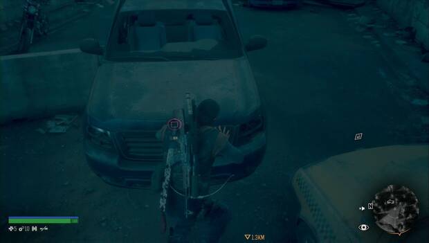 Days Gone - Tu cabeza tiene un precio: Deacon aparta un vehículo en medio del camino