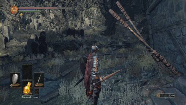 Dark Souls III - Asentamiento de no muertos: Sube por estas escaleras para encontrar más objetos